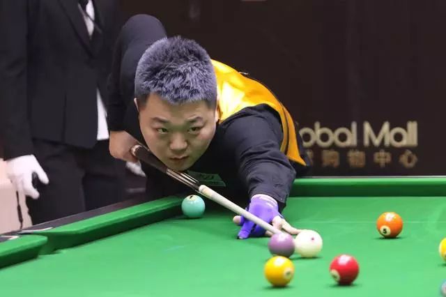 他砍下了个 他砍下了个